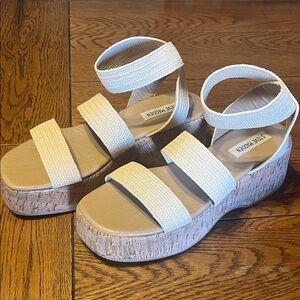 Steve Madden Women's Beige Platform Sandals